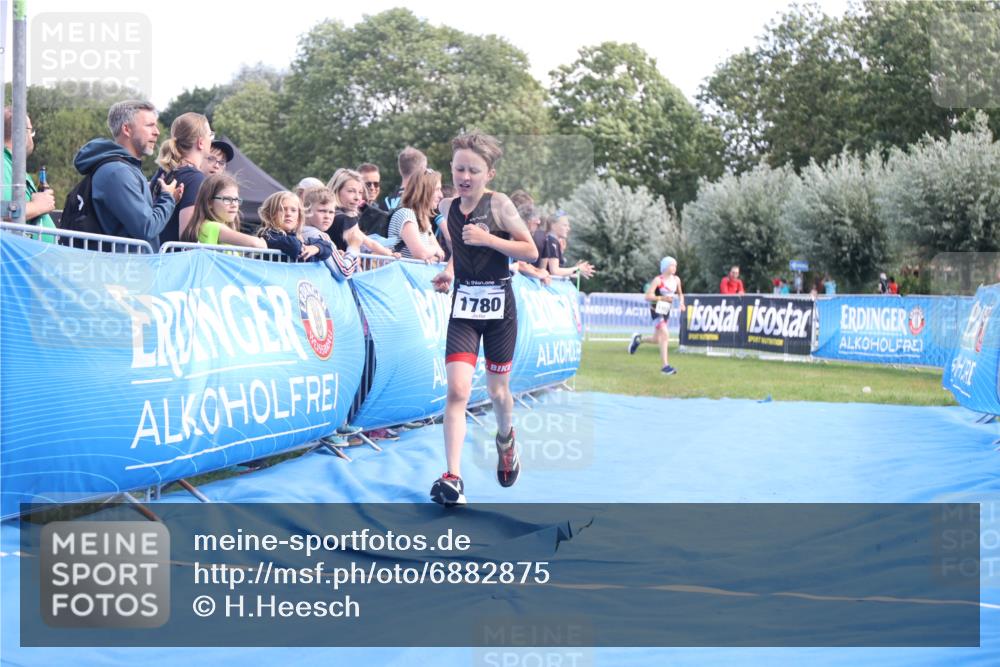 25.08.2024 - Elbe Triathlon Hamburg H.Heesch http://msf.ph/oto/6882875 25.08.2024 12:54:00 Ziel 1780 meine-sportfotos.de