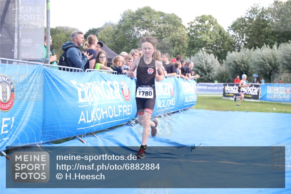 25.08.2024 - Elbe Triathlon Hamburg H.Heesch http://msf.ph/oto/6882884 25.08.2024 12:54:00 Ziel 1780 meine-sportfotos.de