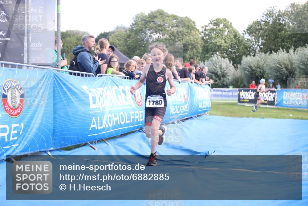25.08.2024 - Elbe Triathlon Hamburg H.Heesch http://msf.ph/oto/6882885 25.08.2024 12:54:00 Ziel 1780 meine-sportfotos.de