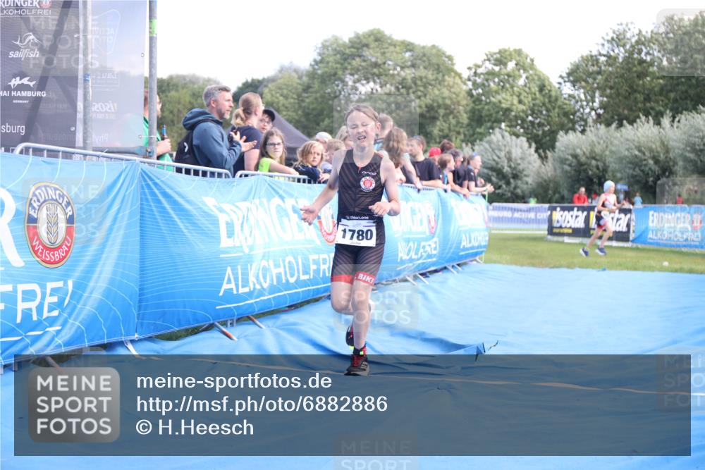 25.08.2024 - Elbe Triathlon Hamburg H.Heesch http://msf.ph/oto/6882886 25.08.2024 12:54:00 Ziel 1780 meine-sportfotos.de
