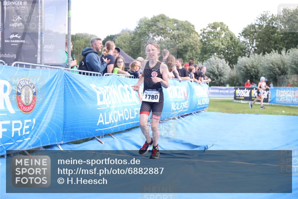 25.08.2024 - Elbe Triathlon Hamburg H.Heesch http://msf.ph/oto/6882887 25.08.2024 12:54:00 Ziel 1780 meine-sportfotos.de