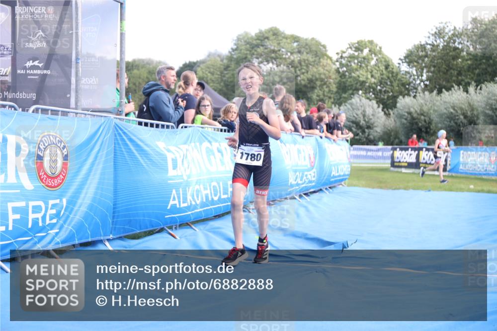 25.08.2024 - Elbe Triathlon Hamburg H.Heesch http://msf.ph/oto/6882888 25.08.2024 12:54:00 Ziel 1780 meine-sportfotos.de
