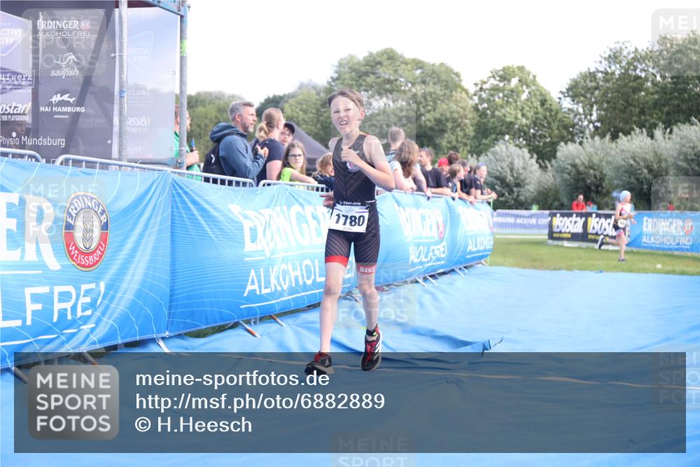 25.08.2024 - Elbe Triathlon Hamburg H.Heesch http://msf.ph/oto/6882889 25.08.2024 12:54:01 Ziel 1780 meine-sportfotos.de