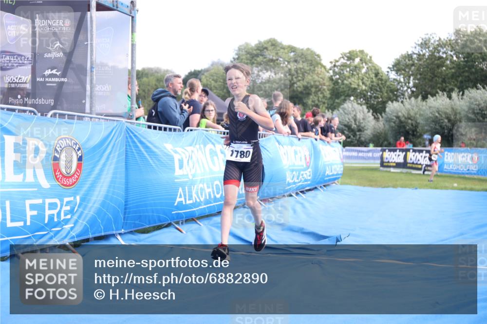 25.08.2024 - Elbe Triathlon Hamburg H.Heesch http://msf.ph/oto/6882890 25.08.2024 12:54:01 Ziel 1780 meine-sportfotos.de