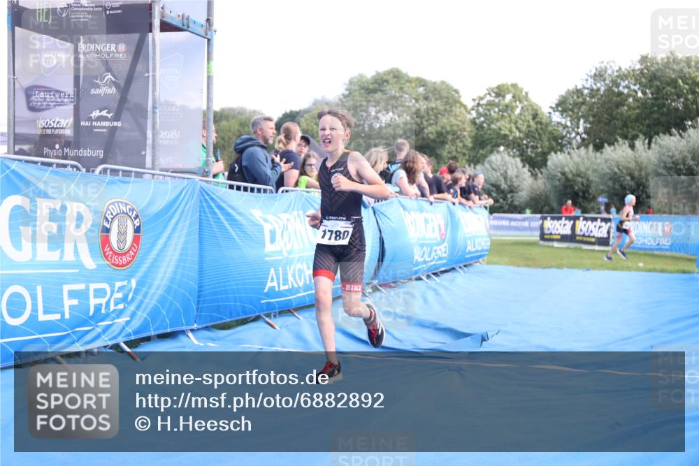 25.08.2024 - Elbe Triathlon Hamburg H.Heesch http://msf.ph/oto/6882892 25.08.2024 12:54:01 Ziel 1780 meine-sportfotos.de