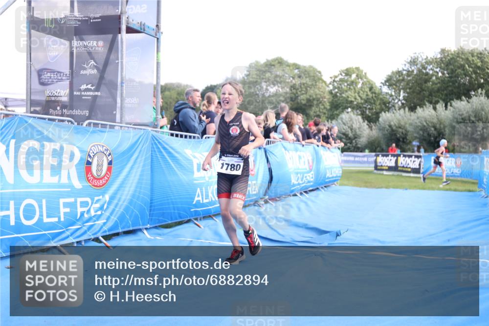 25.08.2024 - Elbe Triathlon Hamburg H.Heesch http://msf.ph/oto/6882894 25.08.2024 12:54:01 Ziel 1780 meine-sportfotos.de