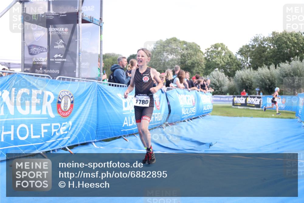 25.08.2024 - Elbe Triathlon Hamburg H.Heesch http://msf.ph/oto/6882895 25.08.2024 12:54:01 Ziel 1780 meine-sportfotos.de