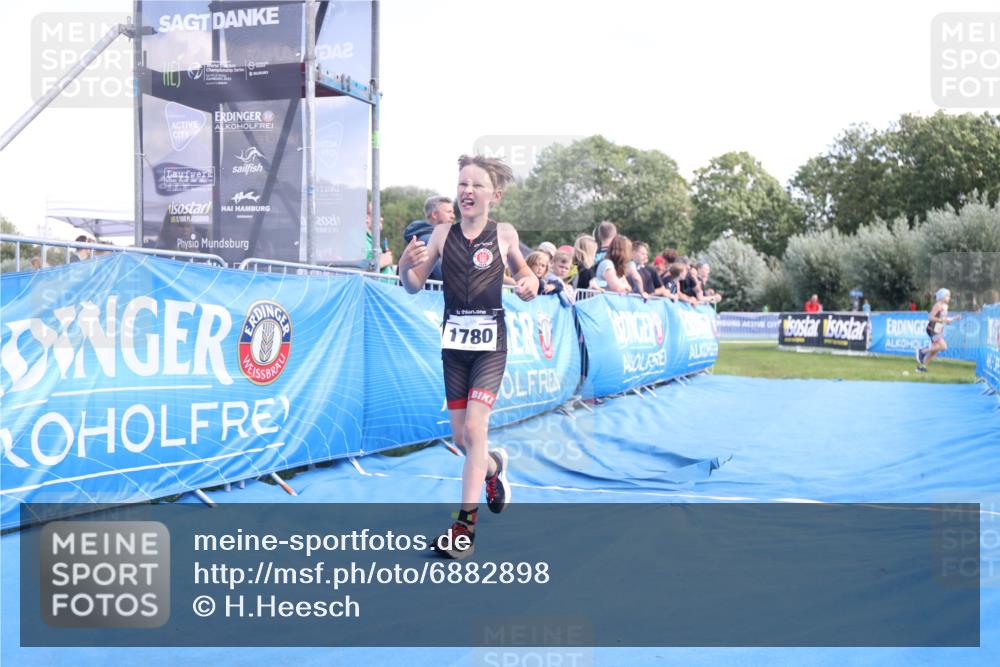 25.08.2024 - Elbe Triathlon Hamburg H.Heesch http://msf.ph/oto/6882898 25.08.2024 12:54:01 Ziel 1780 meine-sportfotos.de