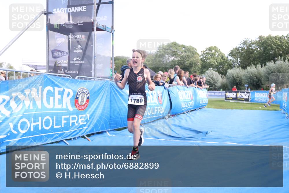 25.08.2024 - Elbe Triathlon Hamburg H.Heesch http://msf.ph/oto/6882899 25.08.2024 12:54:01 Ziel 1780 meine-sportfotos.de