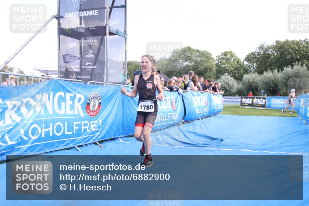 25.08.2024 - Elbe Triathlon Hamburg H.Heesch http://msf.ph/oto/6882900 25.08.2024 12:54:01 Ziel 1780 meine-sportfotos.de