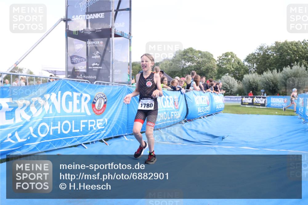 25.08.2024 - Elbe Triathlon Hamburg H.Heesch http://msf.ph/oto/6882901 25.08.2024 12:54:01 Ziel 1780 meine-sportfotos.de