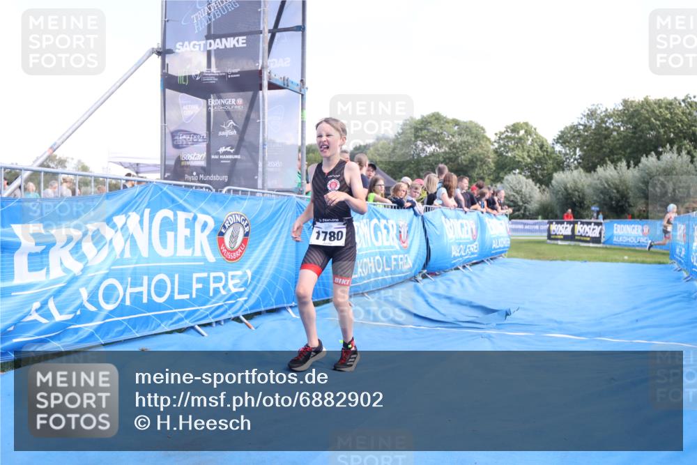 25.08.2024 - Elbe Triathlon Hamburg H.Heesch http://msf.ph/oto/6882902 25.08.2024 12:54:01 Ziel 1780 meine-sportfotos.de