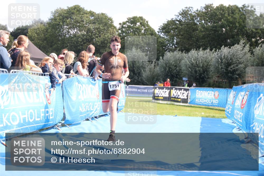 25.08.2024 - Elbe Triathlon Hamburg H.Heesch http://msf.ph/oto/6882904 25.08.2024 12:54:12 Ziel 1751 meine-sportfotos.de