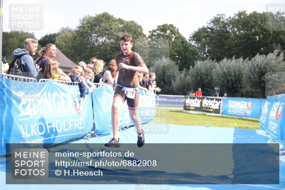 25.08.2024 - Elbe Triathlon Hamburg H.Heesch http://msf.ph/oto/6882908 25.08.2024 12:54:12 Ziel 1751 meine-sportfotos.de