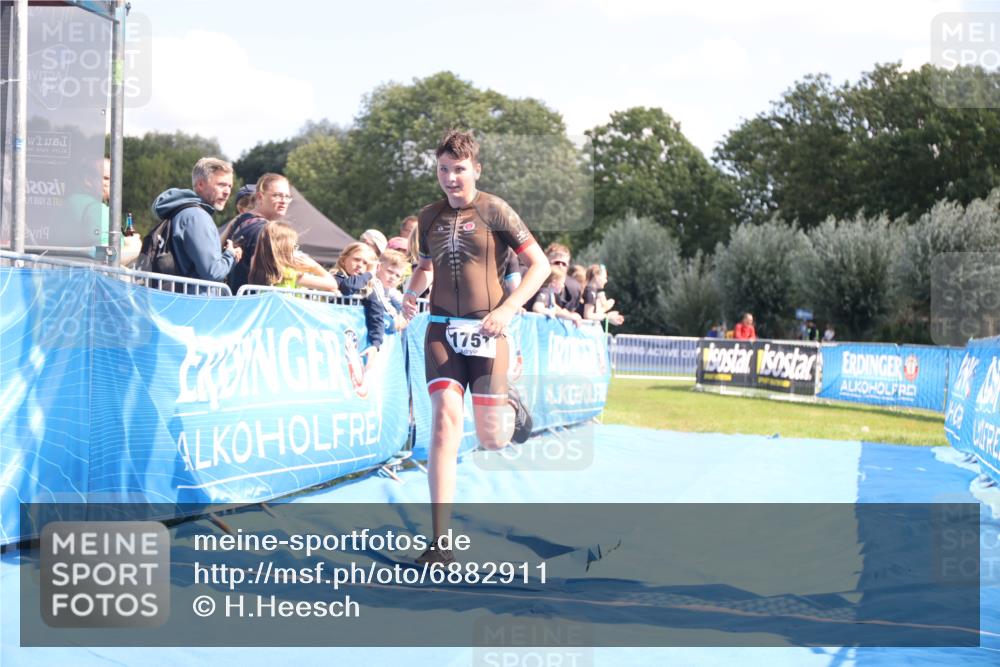 25.08.2024 - Elbe Triathlon Hamburg H.Heesch http://msf.ph/oto/6882911 25.08.2024 12:54:12 Ziel 1751 meine-sportfotos.de