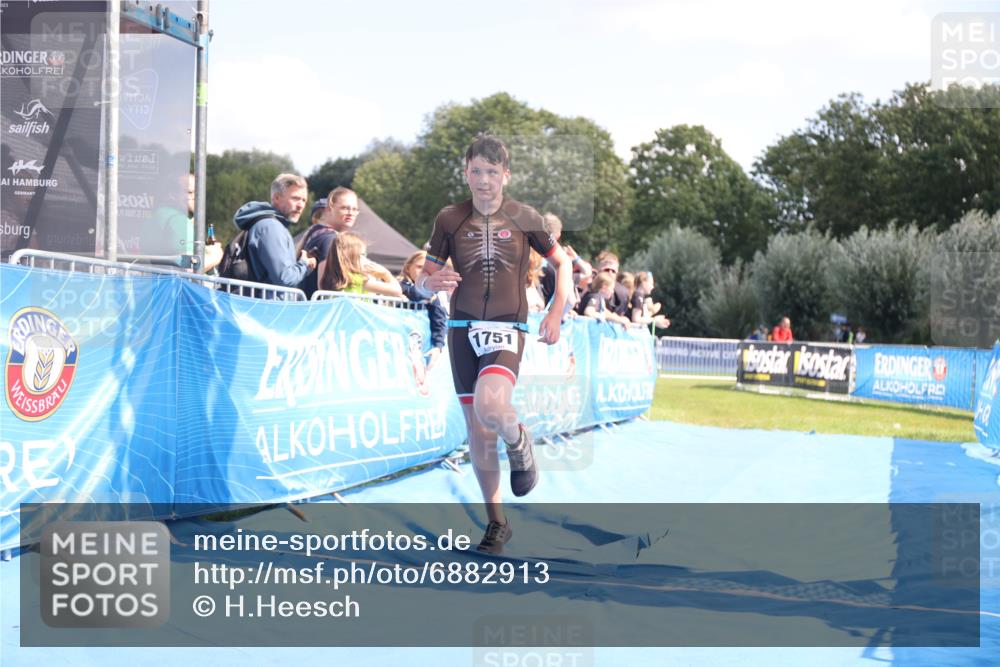 25.08.2024 - Elbe Triathlon Hamburg H.Heesch http://msf.ph/oto/6882913 25.08.2024 12:54:12 Ziel 1751 meine-sportfotos.de