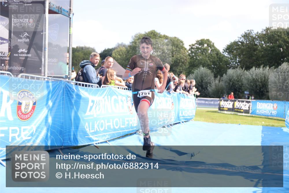 25.08.2024 - Elbe Triathlon Hamburg H.Heesch http://msf.ph/oto/6882914 25.08.2024 12:54:13 Ziel 1751 meine-sportfotos.de