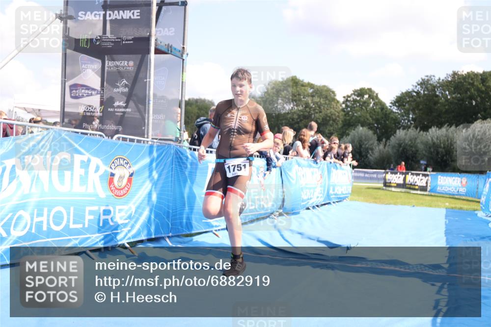 25.08.2024 - Elbe Triathlon Hamburg H.Heesch http://msf.ph/oto/6882919 25.08.2024 12:54:13 Ziel 1751 meine-sportfotos.de