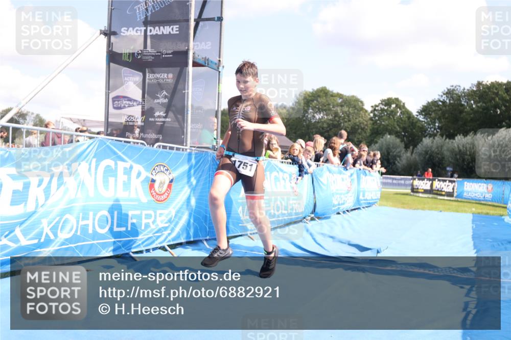 25.08.2024 - Elbe Triathlon Hamburg H.Heesch http://msf.ph/oto/6882921 25.08.2024 12:54:13 Ziel 1751 meine-sportfotos.de