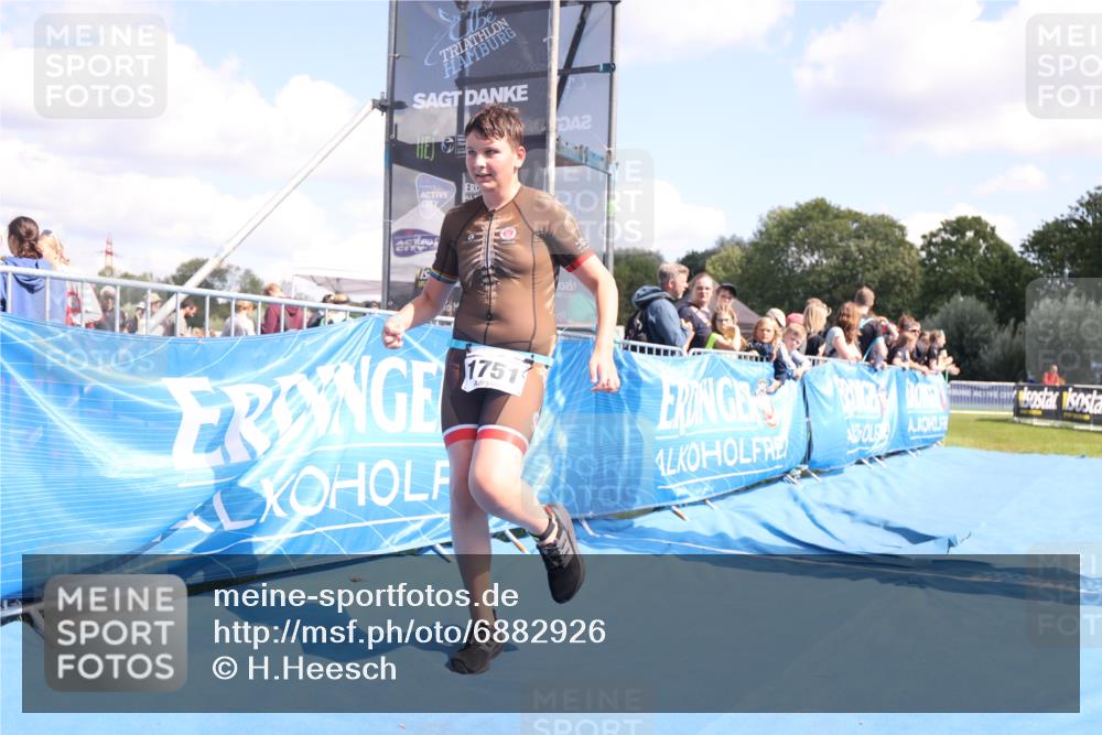 25.08.2024 - Elbe Triathlon Hamburg H.Heesch http://msf.ph/oto/6882926 25.08.2024 12:54:13 Ziel 1751 meine-sportfotos.de