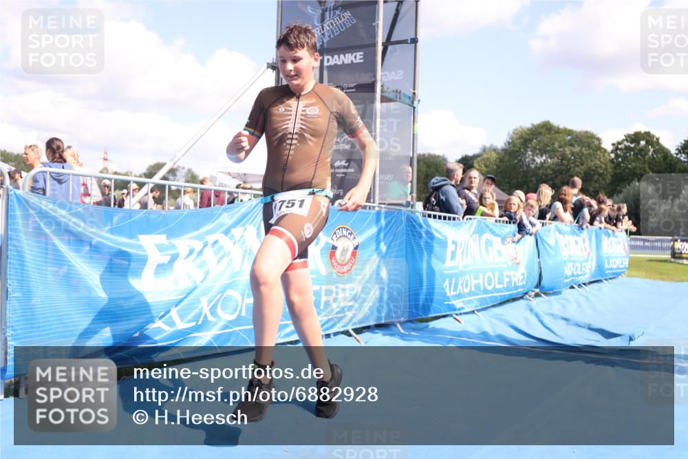25.08.2024 - Elbe Triathlon Hamburg H.Heesch http://msf.ph/oto/6882928 25.08.2024 12:54:13 Ziel 1751 meine-sportfotos.de