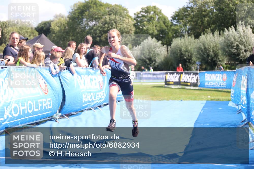 25.08.2024 - Elbe Triathlon Hamburg H.Heesch http://msf.ph/oto/6882934 25.08.2024 12:54:33 Ziel 1815 meine-sportfotos.de