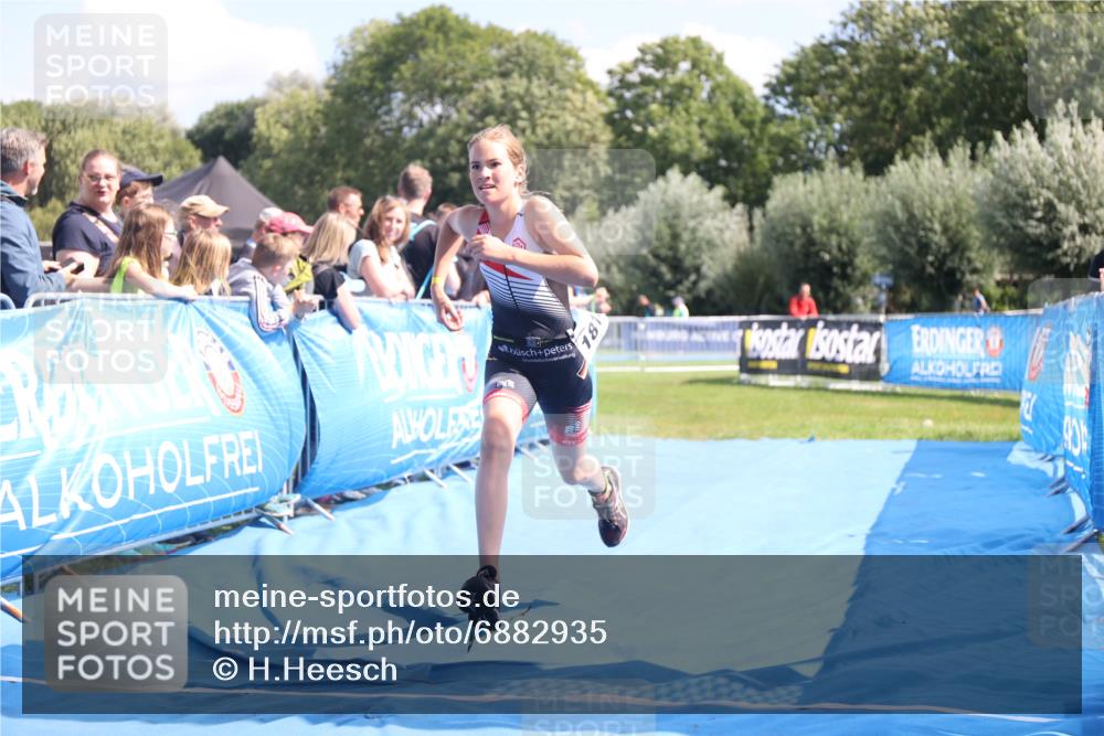 25.08.2024 - Elbe Triathlon Hamburg H.Heesch http://msf.ph/oto/6882935 25.08.2024 12:54:33 Ziel 1815 meine-sportfotos.de