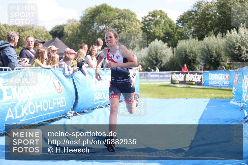25.08.2024 - Elbe Triathlon Hamburg H.Heesch http://msf.ph/oto/6882936 25.08.2024 12:54:33 Ziel 1815 meine-sportfotos.de