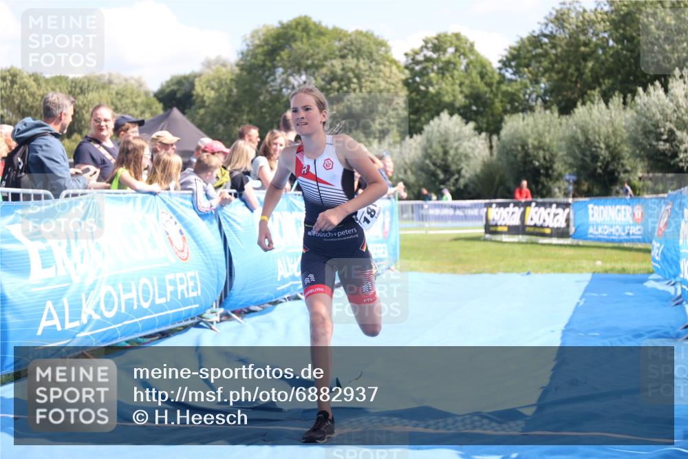 25.08.2024 - Elbe Triathlon Hamburg H.Heesch http://msf.ph/oto/6882937 25.08.2024 12:54:33 Ziel 1815 meine-sportfotos.de