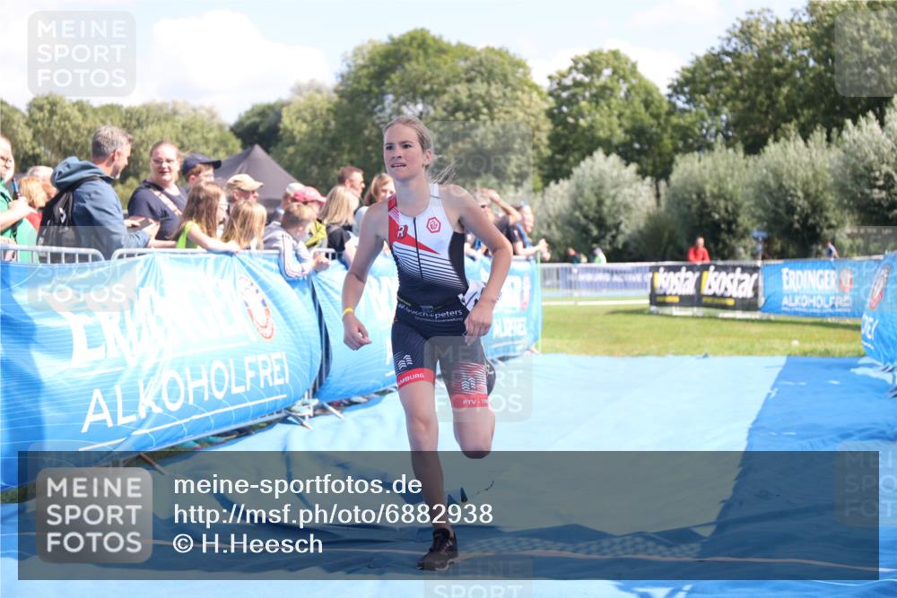 25.08.2024 - Elbe Triathlon Hamburg H.Heesch http://msf.ph/oto/6882938 25.08.2024 12:54:33 Ziel 1815 meine-sportfotos.de