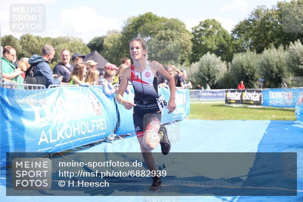 25.08.2024 - Elbe Triathlon Hamburg H.Heesch http://msf.ph/oto/6882939 25.08.2024 12:54:33 Ziel 1815 meine-sportfotos.de