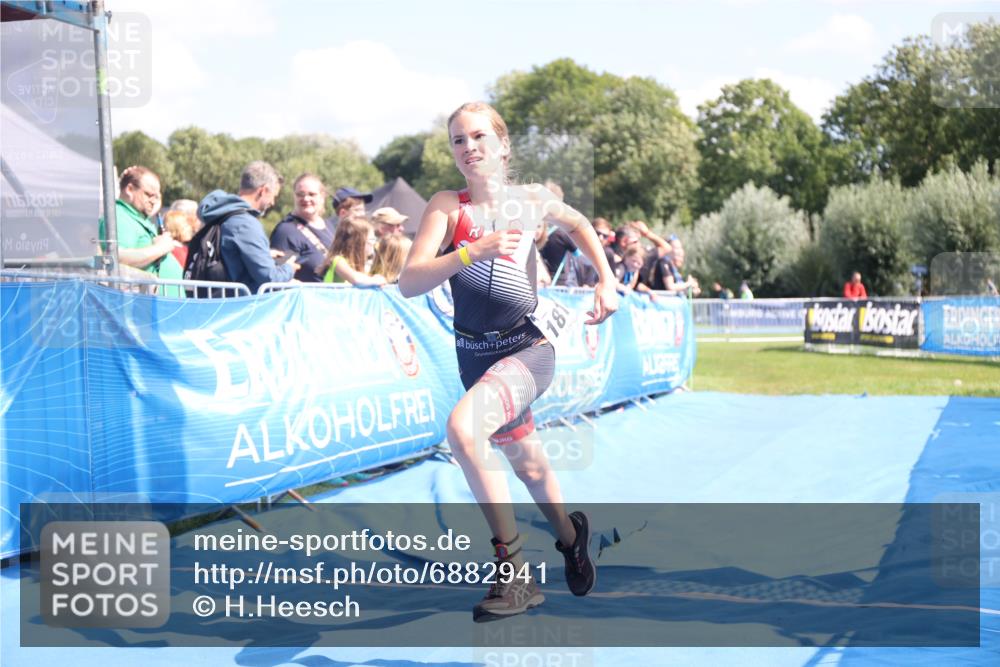 25.08.2024 - Elbe Triathlon Hamburg H.Heesch http://msf.ph/oto/6882941 25.08.2024 12:54:33 Ziel 1815 meine-sportfotos.de