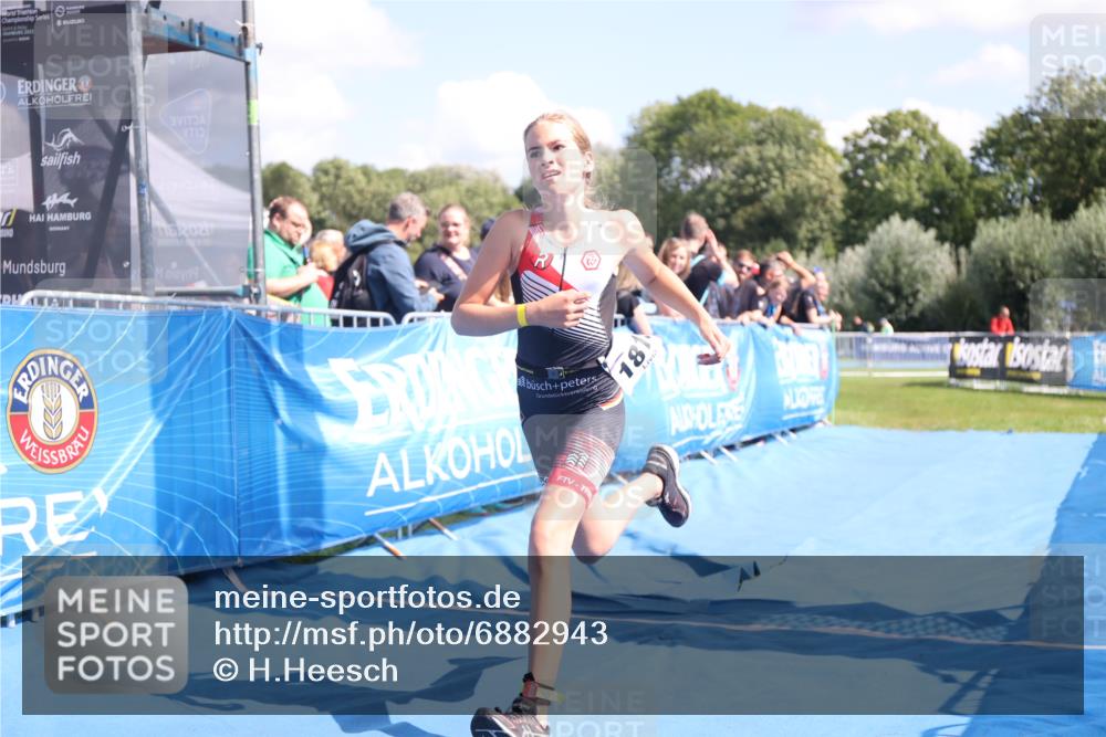 25.08.2024 - Elbe Triathlon Hamburg H.Heesch http://msf.ph/oto/6882943 25.08.2024 12:54:33 Ziel 1815 meine-sportfotos.de