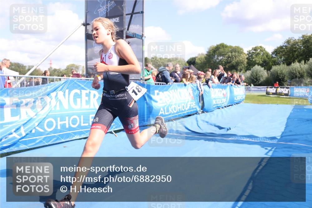 25.08.2024 - Elbe Triathlon Hamburg H.Heesch http://msf.ph/oto/6882950 25.08.2024 12:54:33 Ziel 1815 meine-sportfotos.de