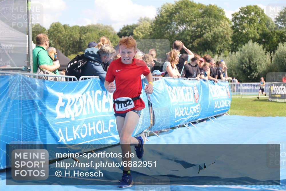 25.08.2024 - Elbe Triathlon Hamburg H.Heesch http://msf.ph/oto/6882951 25.08.2024 12:54:51 Ziel 1782, 1816, 1847 meine-sportfotos.de