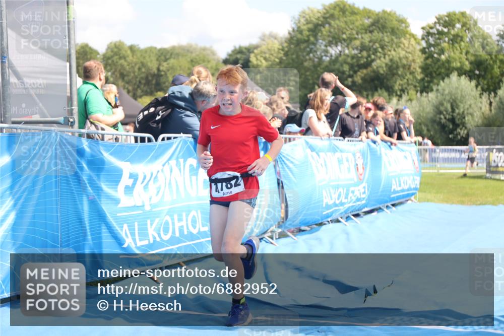 25.08.2024 - Elbe Triathlon Hamburg H.Heesch http://msf.ph/oto/6882952 25.08.2024 12:54:51 Ziel 1782, 1816, 1847 meine-sportfotos.de