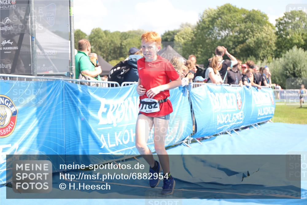 25.08.2024 - Elbe Triathlon Hamburg H.Heesch http://msf.ph/oto/6882954 25.08.2024 12:54:51 Ziel 1782, 1816, 1847 meine-sportfotos.de