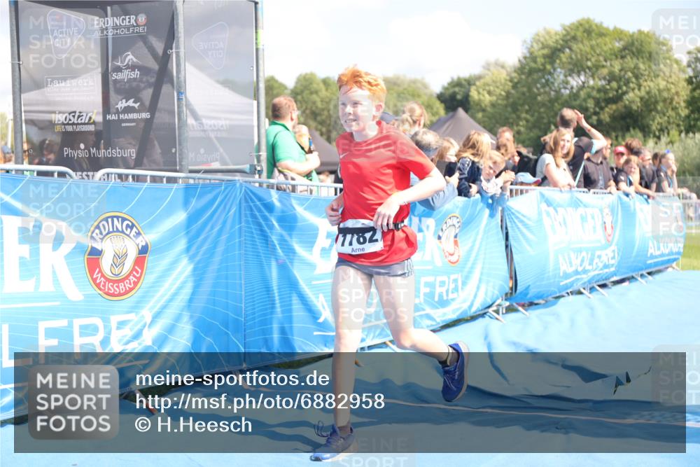 25.08.2024 - Elbe Triathlon Hamburg H.Heesch http://msf.ph/oto/6882958 25.08.2024 12:54:51 Ziel 1782, 1816, 1847 meine-sportfotos.de
