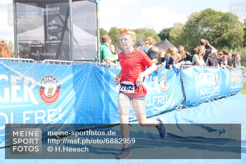 25.08.2024 - Elbe Triathlon Hamburg H.Heesch http://msf.ph/oto/6882959 25.08.2024 12:54:51 Ziel 1782, 1816, 1847 meine-sportfotos.de