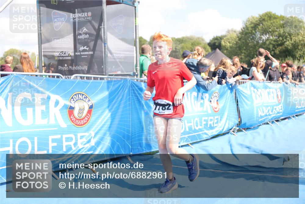 25.08.2024 - Elbe Triathlon Hamburg H.Heesch http://msf.ph/oto/6882961 25.08.2024 12:54:51 Ziel 1782, 1816, 1847 meine-sportfotos.de