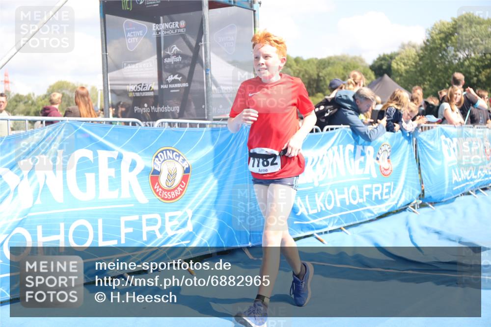 25.08.2024 - Elbe Triathlon Hamburg H.Heesch http://msf.ph/oto/6882965 25.08.2024 12:54:51 Ziel 1782, 1816, 1847 meine-sportfotos.de