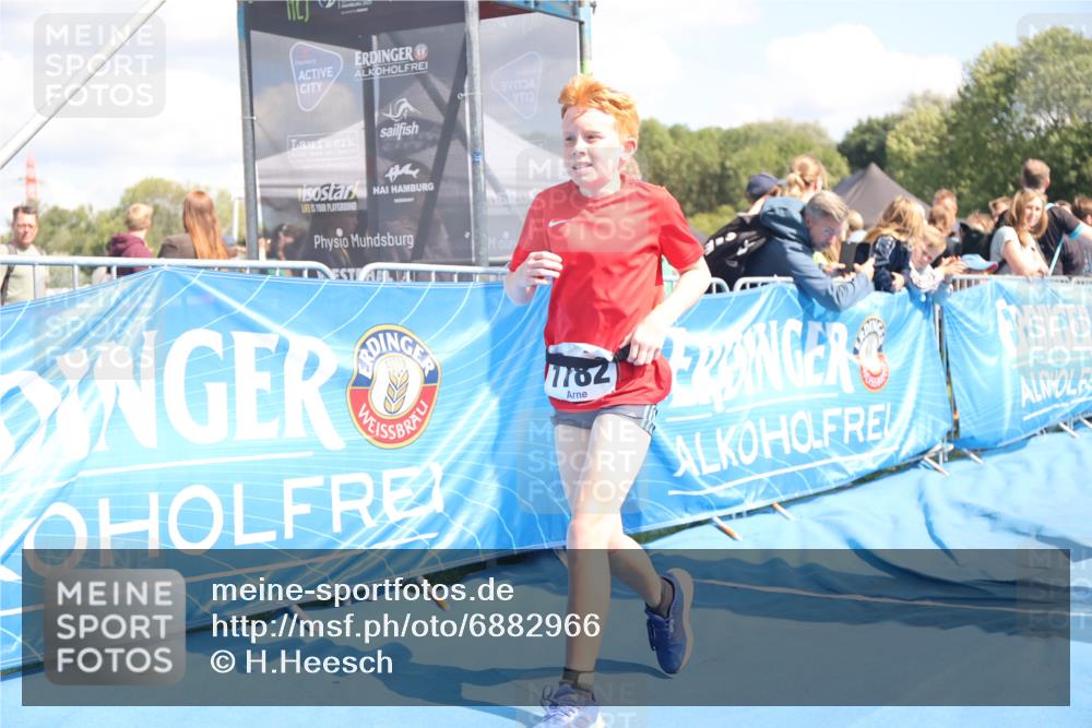 25.08.2024 - Elbe Triathlon Hamburg H.Heesch http://msf.ph/oto/6882966 25.08.2024 12:54:52 Ziel 1782, 1816, 1847 meine-sportfotos.de