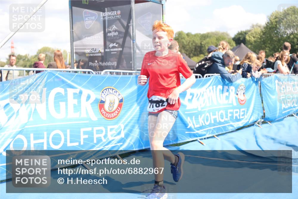 25.08.2024 - Elbe Triathlon Hamburg H.Heesch http://msf.ph/oto/6882967 25.08.2024 12:54:52 Ziel 1782, 1816, 1847 meine-sportfotos.de