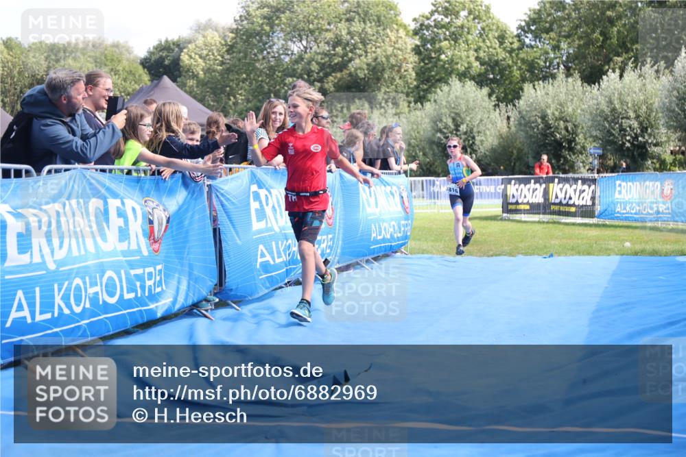 25.08.2024 - Elbe Triathlon Hamburg H.Heesch http://msf.ph/oto/6882969 25.08.2024 12:54:56 Ziel 1782, 1816, 1847 meine-sportfotos.de