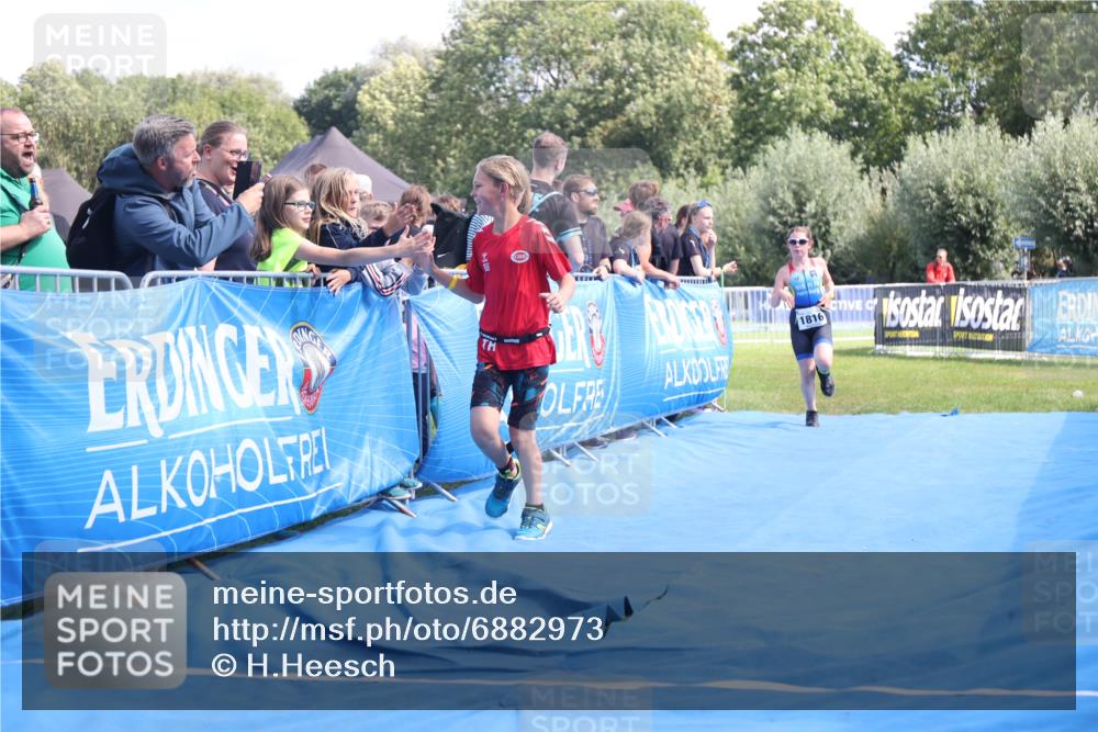 25.08.2024 - Elbe Triathlon Hamburg H.Heesch http://msf.ph/oto/6882973 25.08.2024 12:54:56 Ziel 1782, 1816, 1847 meine-sportfotos.de