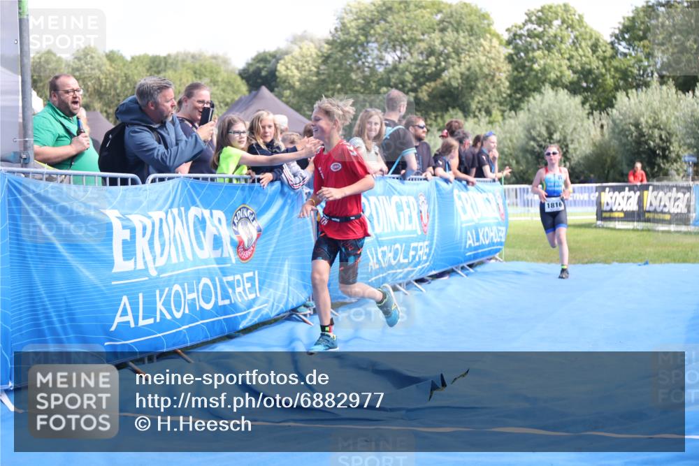 25.08.2024 - Elbe Triathlon Hamburg H.Heesch http://msf.ph/oto/6882977 25.08.2024 12:54:56 Ziel 1782, 1816, 1847 meine-sportfotos.de