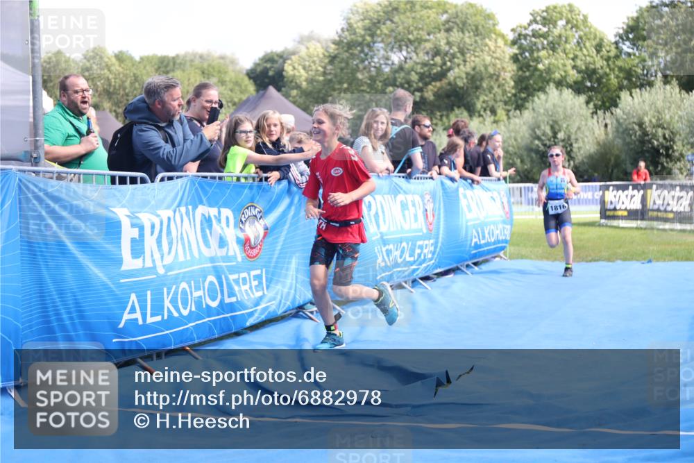 25.08.2024 - Elbe Triathlon Hamburg H.Heesch http://msf.ph/oto/6882978 25.08.2024 12:54:56 Ziel 1782, 1816, 1847 meine-sportfotos.de