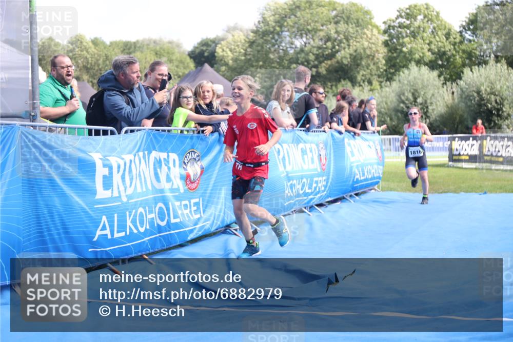 25.08.2024 - Elbe Triathlon Hamburg H.Heesch http://msf.ph/oto/6882979 25.08.2024 12:54:56 Ziel 1782, 1816, 1847 meine-sportfotos.de