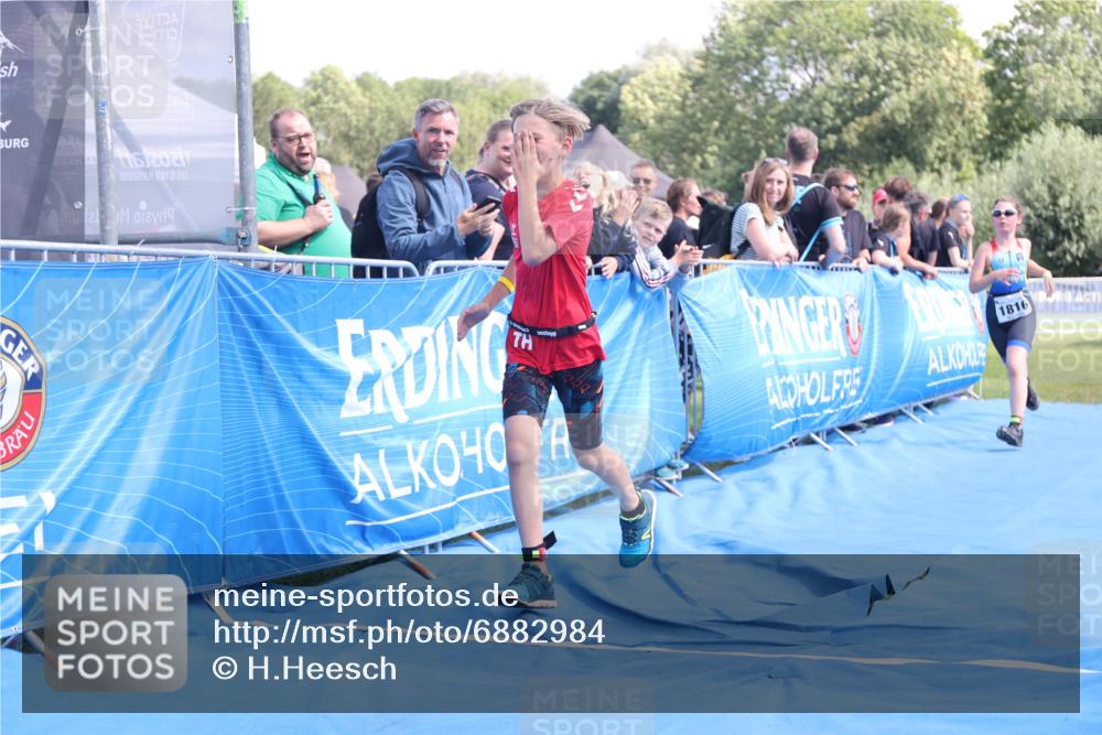 25.08.2024 - Elbe Triathlon Hamburg H.Heesch http://msf.ph/oto/6882984 25.08.2024 12:54:57 Ziel 1782, 1816, 1847 meine-sportfotos.de