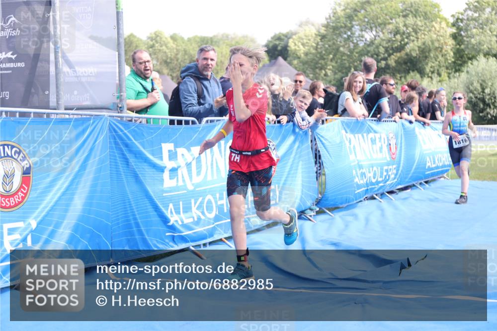 25.08.2024 - Elbe Triathlon Hamburg H.Heesch http://msf.ph/oto/6882985 25.08.2024 12:54:57 Ziel 1782, 1816, 1847 meine-sportfotos.de